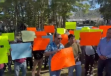 Indigenous people protest at the San Cristóbal de Las Casas prison