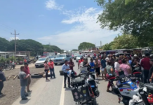 Up to 8 hours without power! Residents block the Oaxaca-Chiapas highway and demand a response from the Federal Electricity Commission (CFE).
