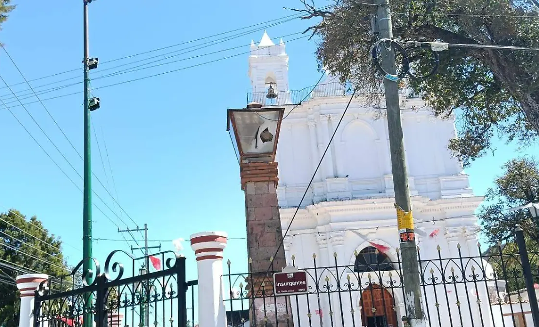 Historic clocks in San Cristóbal remain abandoned after more than 30 years without maintenance